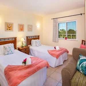 apartamentos-monte-dos-avos.hotelaalgarve.com/